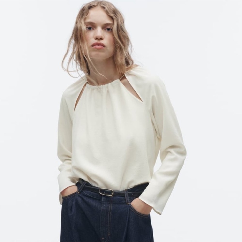 ZARA Blouse Cut Out Long Sleeve Ecru Ivory Gold Round Neck Women XS Blogger Glam